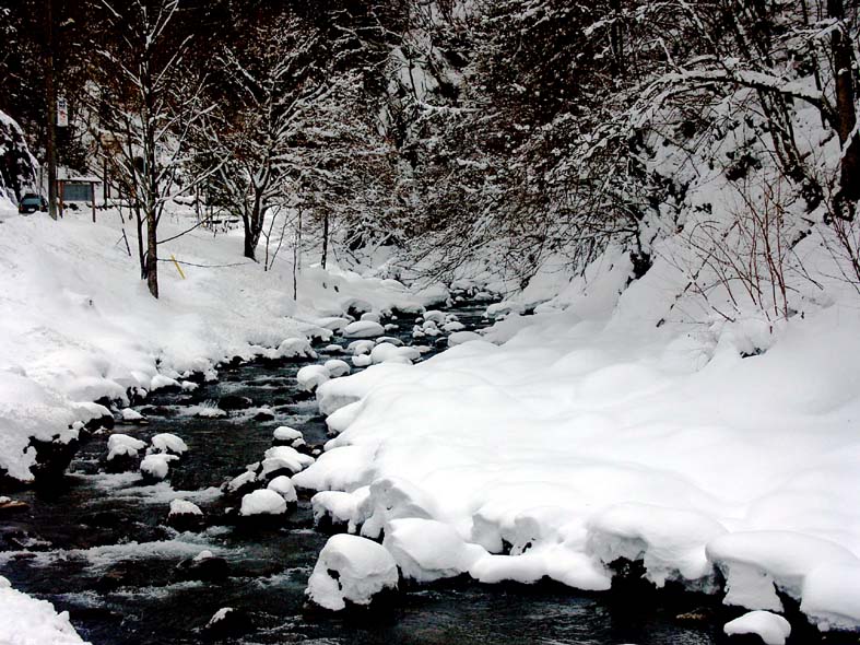 A1_AZUSA_SNOWRIVER.JPG - 151,920BYTES