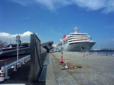 A1_YOKOHAMA_HUNE.JPG - 36,912BYTES