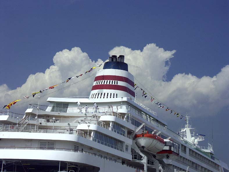 A1_YOKOHAMA_OOSANBASHI.JPG - 69,421BYTES