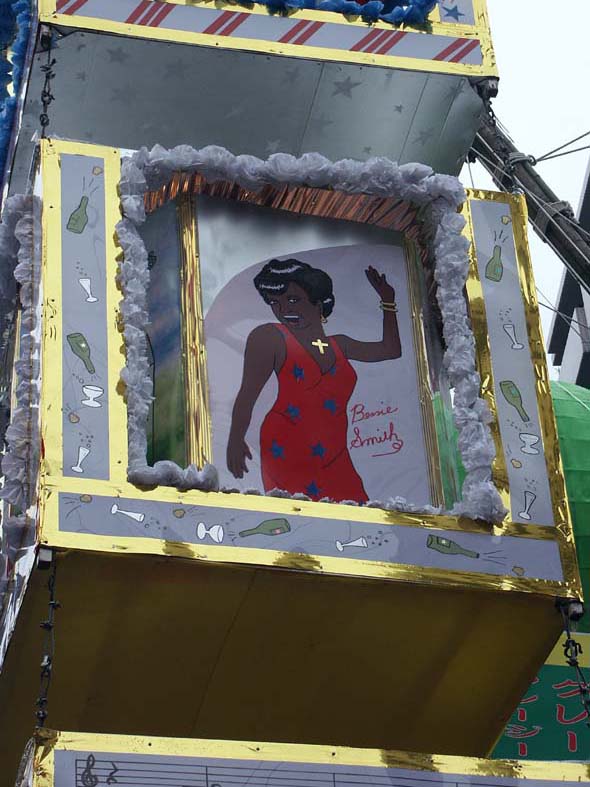 H7_KAZARIREDBLACK.JPG - 95,458BYTES