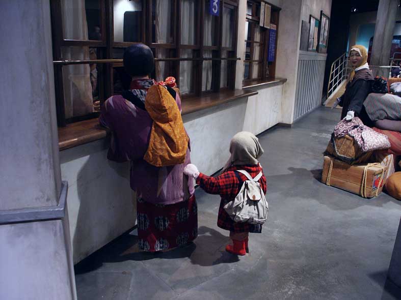 OD_AOMORI_HAHAKO.JPG - 66,340BYTES