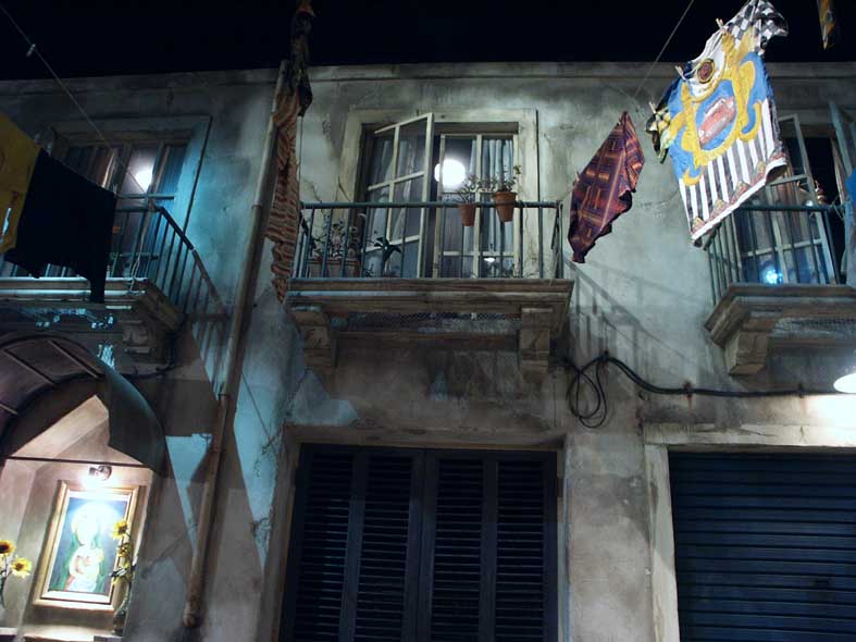 STB_OLDTOWNWIN.JPG - 72,642BYTES