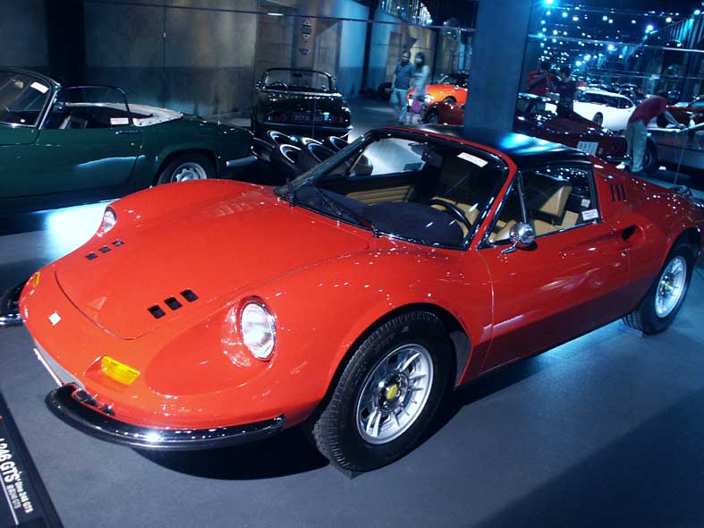 STB_REDCAR.JPG - 80,643BYTES