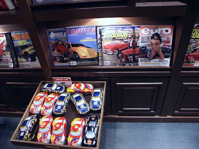 STB_TINCANCAR.JPG - 106,015BYTES