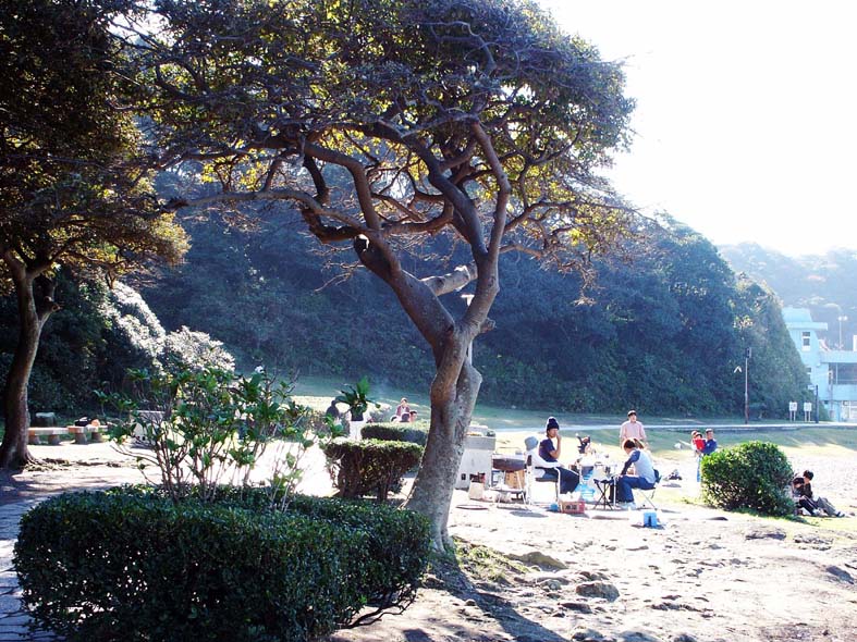 UG_KANNONZAKI.JPG - 150,803BYTES