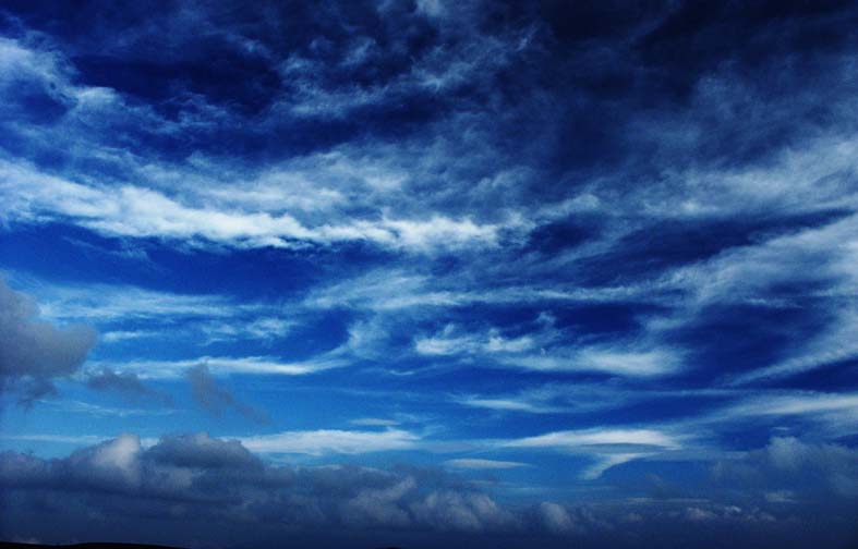 UT_SKYBLUE.JPG - 54,241BYTES