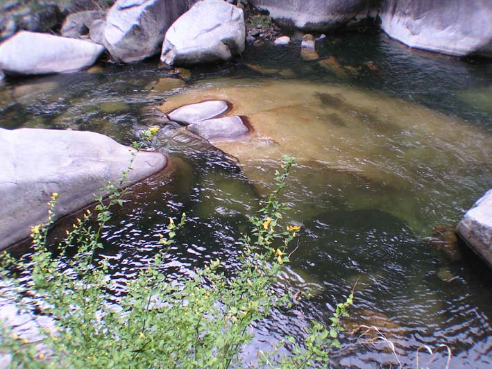 Z1_SHOSENKYO_ROCKS.JPG - 118,768BYTES