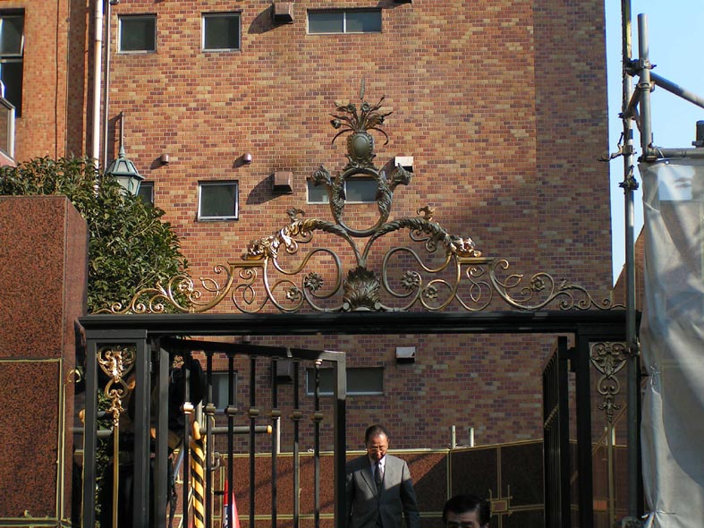 Z1_TOKYO_HIBIYA.JPG - 152,517BYTES