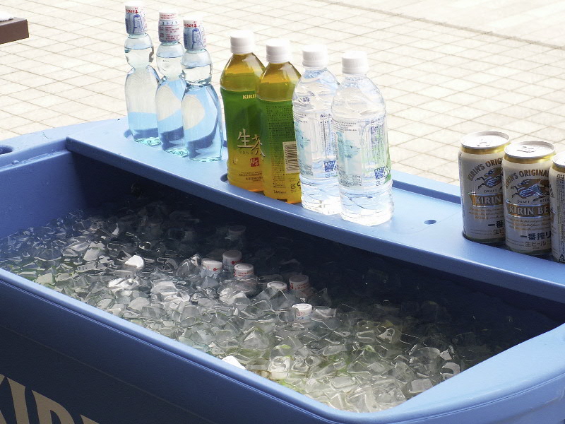 Z3_PROMUNADE_ICEDRINKZ3.JPG - 191,398BYTES