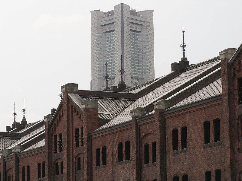 Z3_PROMUNADE_TOWERBIL.JPG - 177,512BYTES